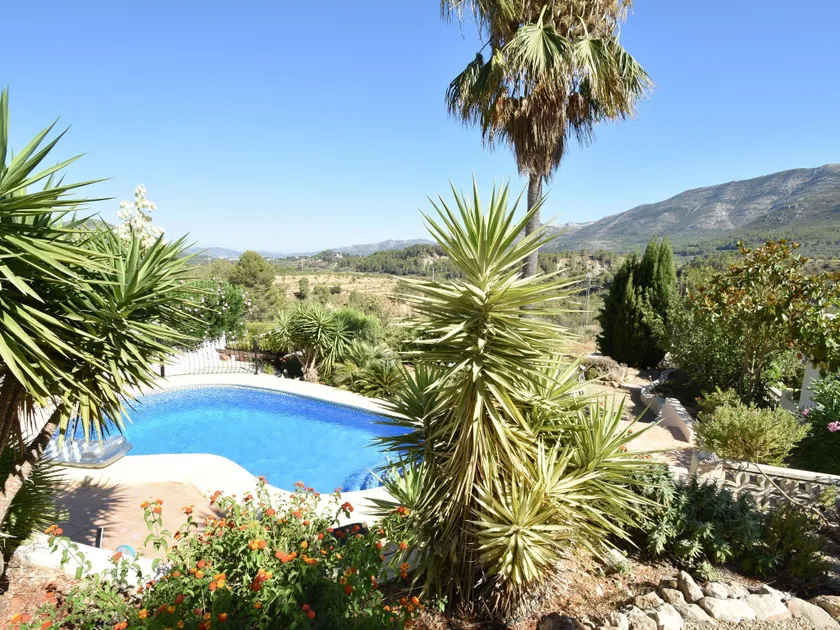 Mediterranean Escape with Garden - Image 1