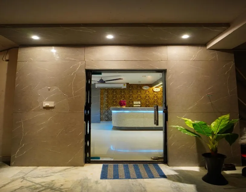 JRF Hotel - Image 1