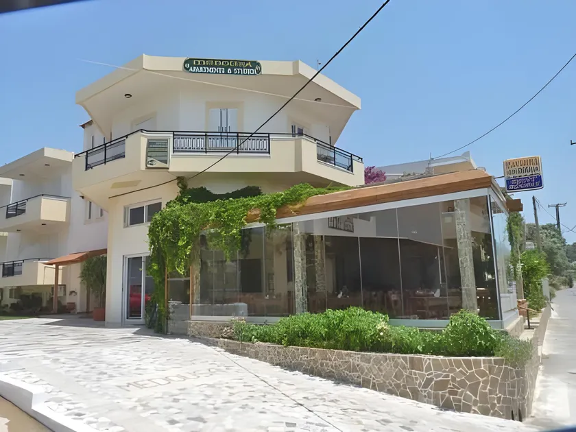 Medousa Studio & Apartments - Image 1