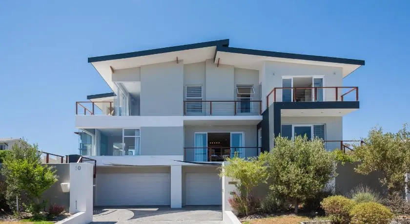Greenways Drive Apartment - Image 1