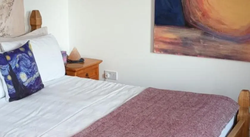 Malin Head SolasTobann ArtHouse Room 1 En-suite - Image 1