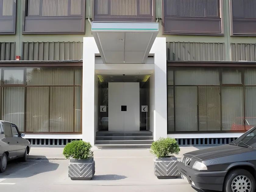 Hotel Central - Image 1