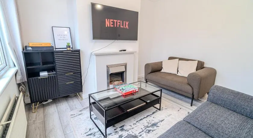 Stylish Southend Stay - Image 1