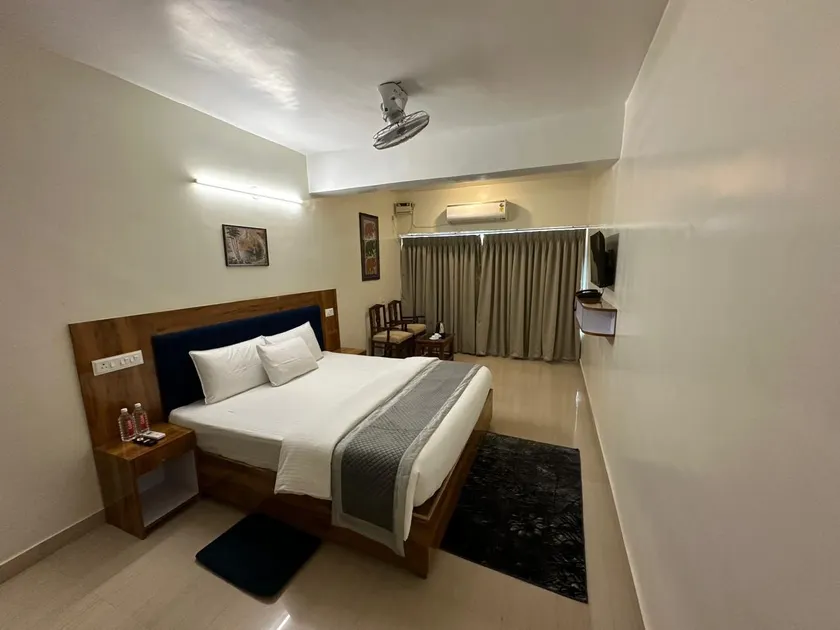 HOTEL DADO`S INN - Image 1