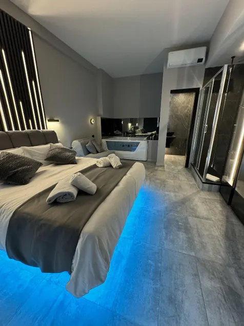 HeySuite Trastevere GuestHouse ROMA - Image 1