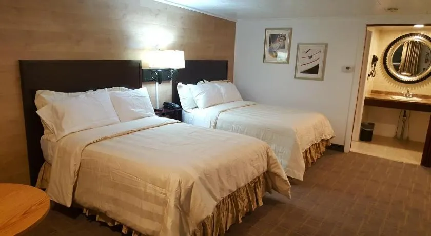Stucco Lodge - Image 1
