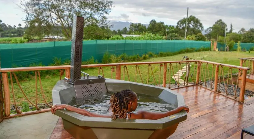 2BR Forest Cabin, Jacuzzi, Fireplace & Mt Kenya Views - Image 1