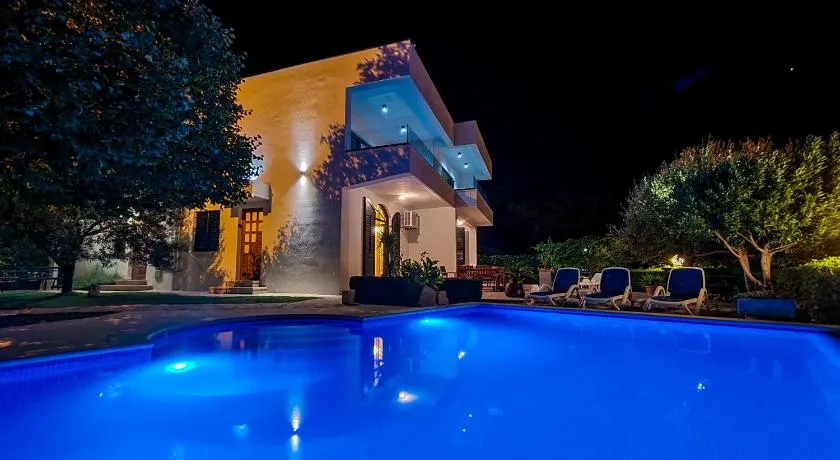 Apartments Lovic - Image 1