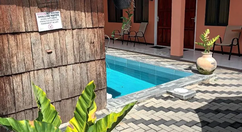 Max Garden and Pool - Image 1
