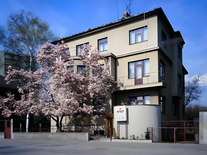 Hotel Lux - Image 1