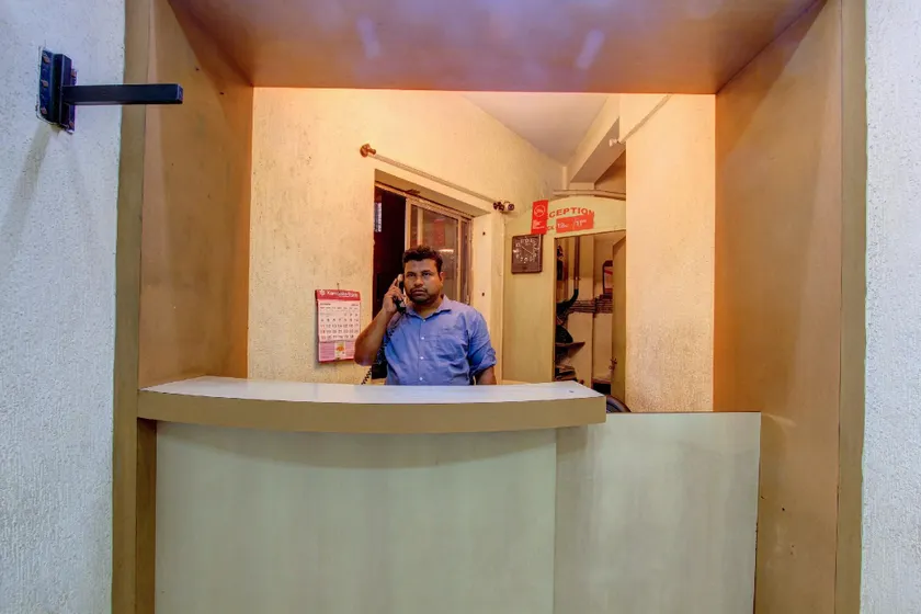 OYO Hotel Residency Gate - Image 1