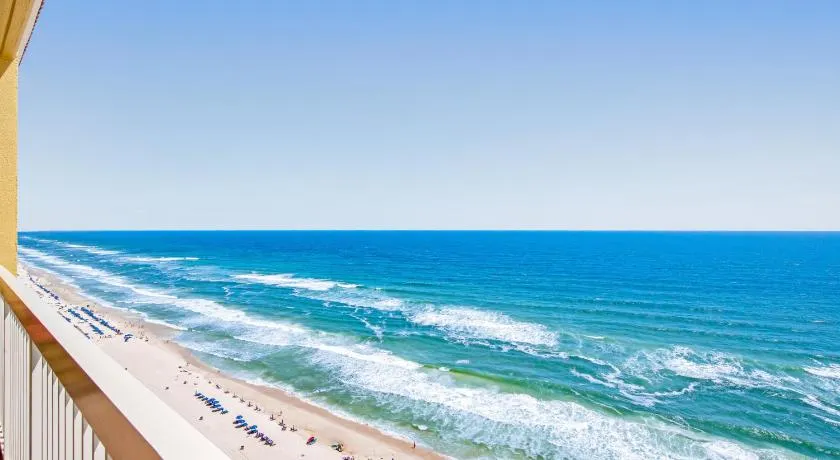 Oceanfront condo with outdoor pool & high-speed WiFi - Image 1