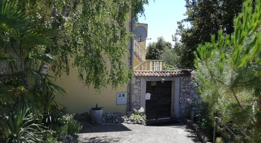 Mjesto mira Ort des Friedens - Image 1
