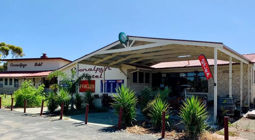 Coonalpyn Hotel - Image 1