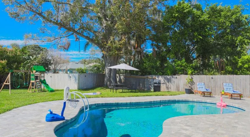 Pool, Playset, 15 min to Pier 60 at Cove Cay Oasis - Image 1