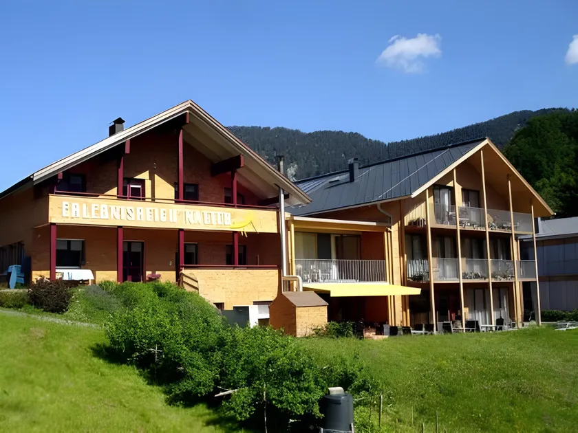 n Apartments Hotel - Image 1