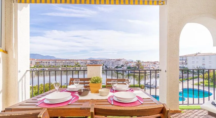 Apart-rent Apartment Sant Maurici 0137 - Image 1