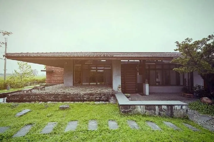 Chang House - Image 1