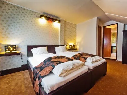 CHIC CITY Rooms - Image 1