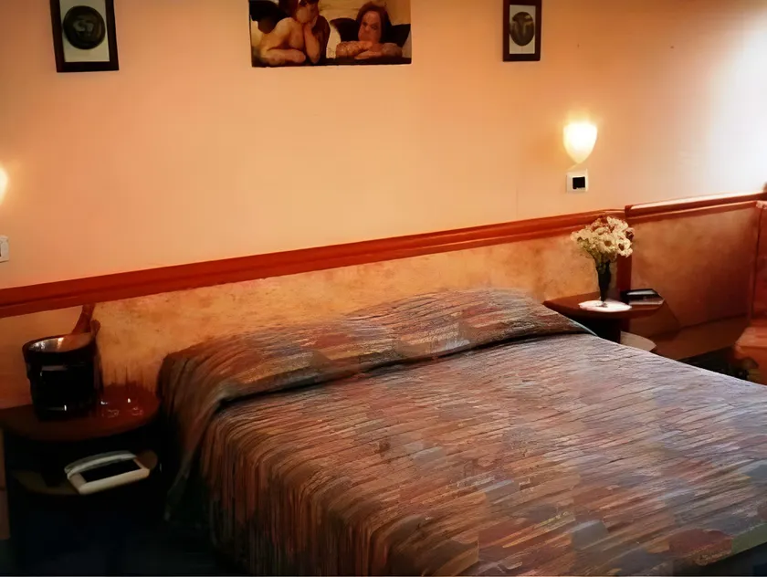 Hotel President - Image 1