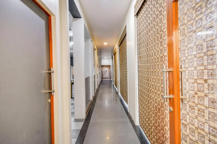 Capital O Hotel Js Regency - Image 1