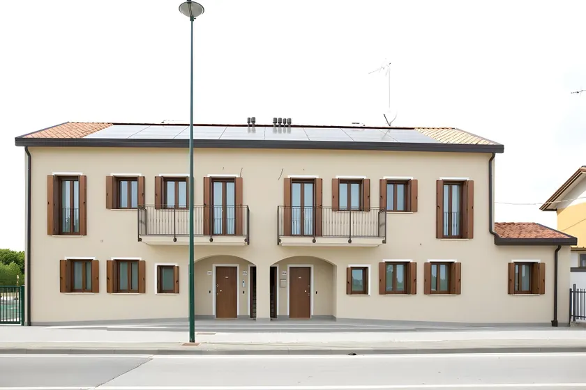 Queen Venice Fly Apartments - Image 1