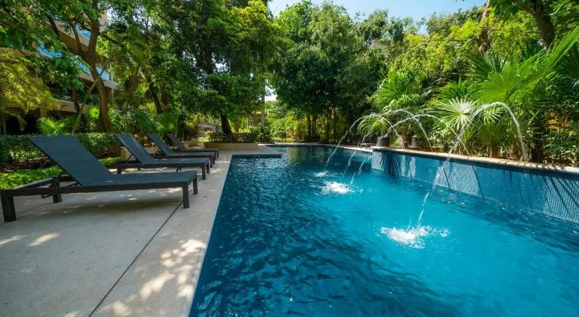 2 BR Condo with 4 Pools & Gym - Vaiven 124 - Playacar - Image 1