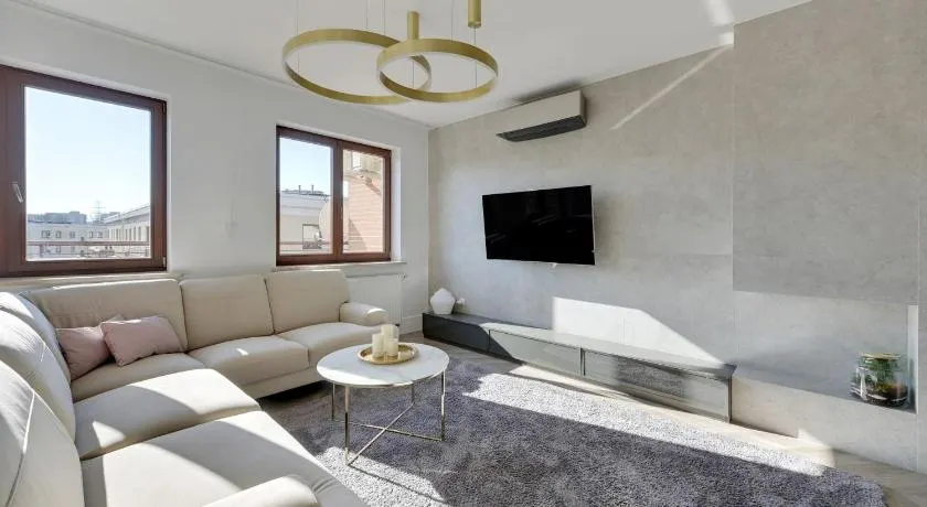 Aqua by Grand Apartments - Image 1