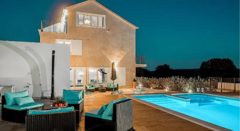 House in Pražnica for 10 people with 5 rooms Ref. 643841 - Image 1