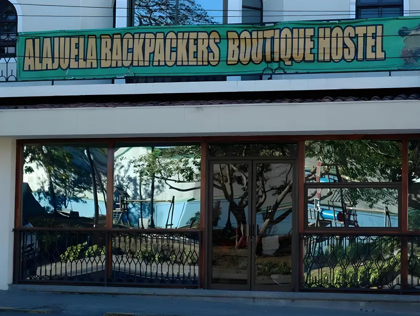 Alajuela Backpackers Airport Hostel - Image 1