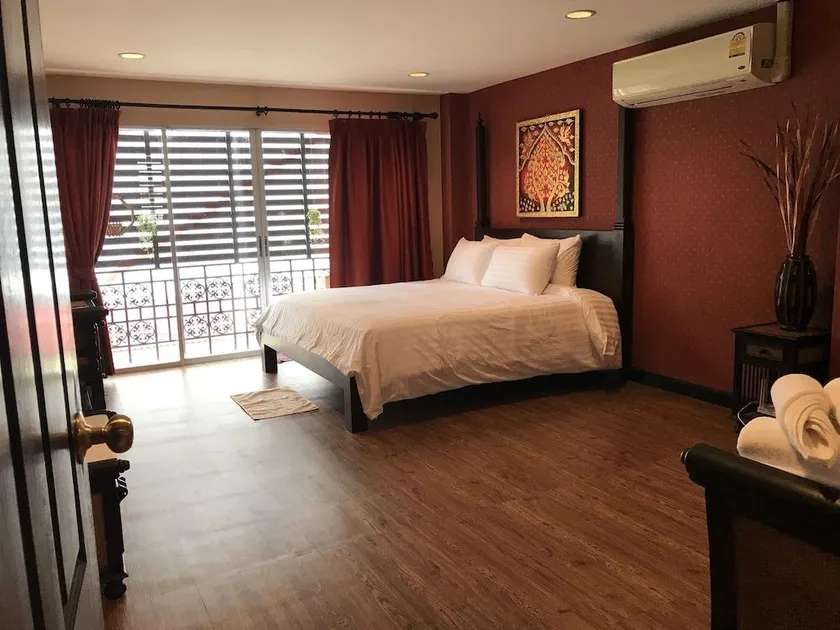 Rooftop Room - Image 1