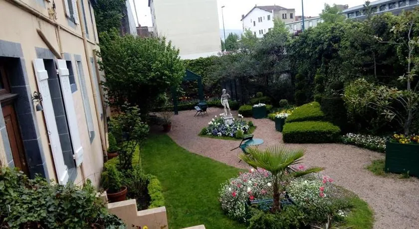 Propriété Charbaymond - Image 1