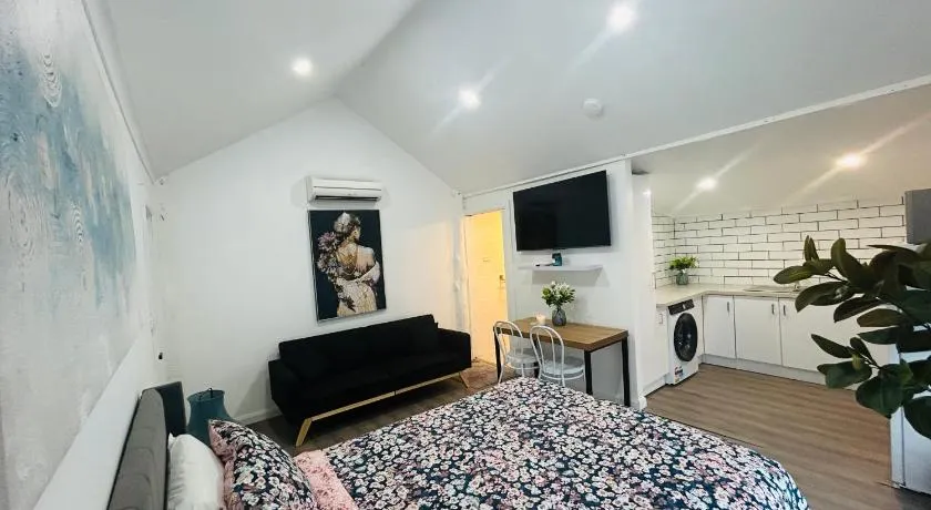 Cowra Guest House - Image 1