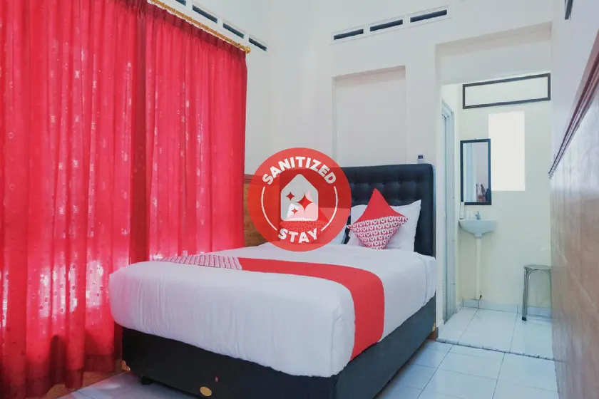 OYO 1190 Griya Soeratin Residence Syariah - Image 1