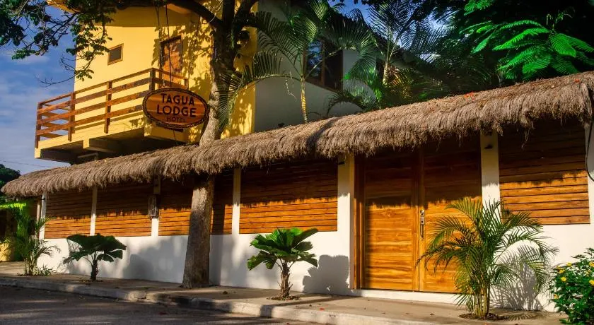 Tagualodge Hostel Manglaralto - Image 1