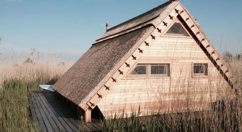 Seehütte Neusiedlersee - Pfahlbau GlamPing - Image 1