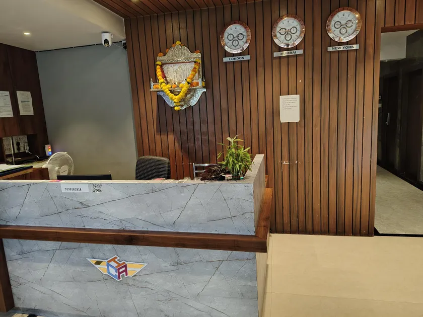 Hotel Candor Amigo Airoli Mind Space - Image 1