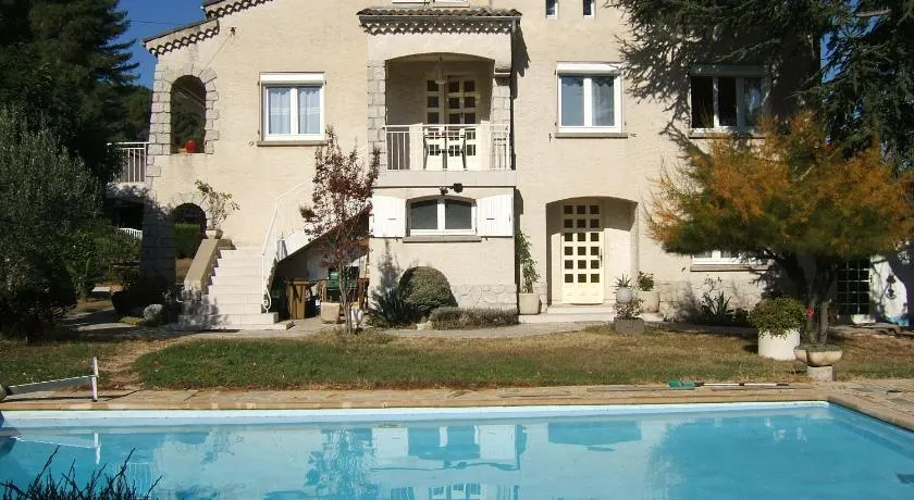 Domaine de Lazuel à 2,5km du centre ville - Image 1