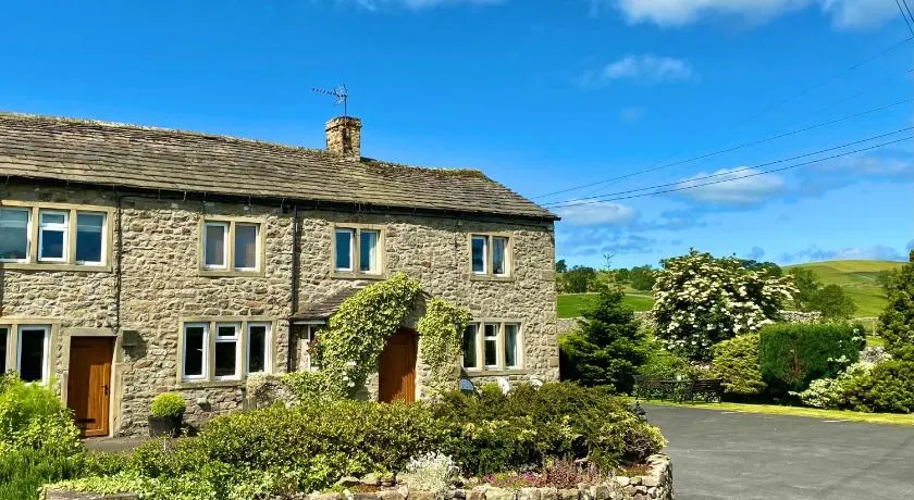 Lindon Guest House - Image 1