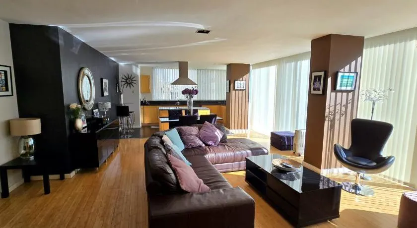 Luxury Apartment Best location in Liverpool city center - Image 1