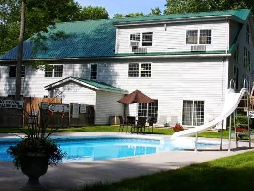 Timber House Resort - Image 1