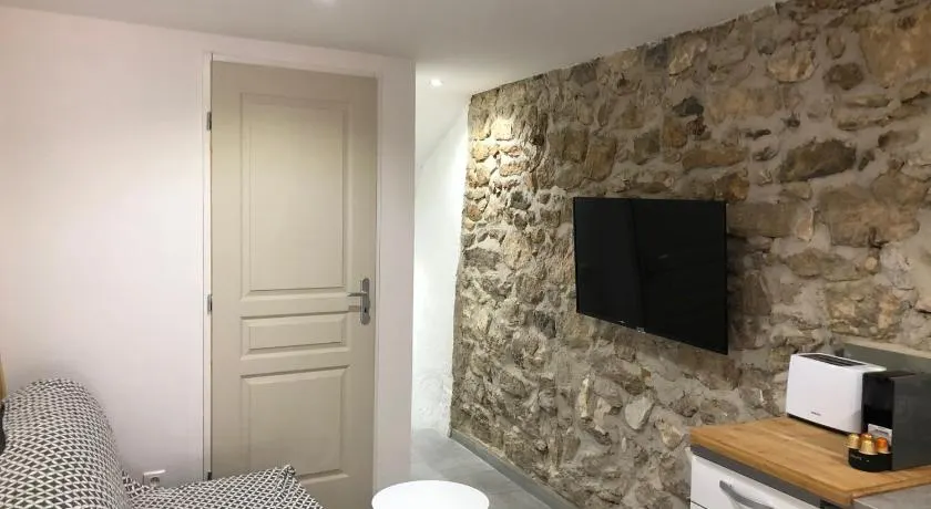 Les Olives Wifi Netflix Appart-hotel-Provence - Image 1