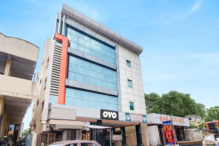 Hotel O Sir Vr Sairam Lodge - Image 1