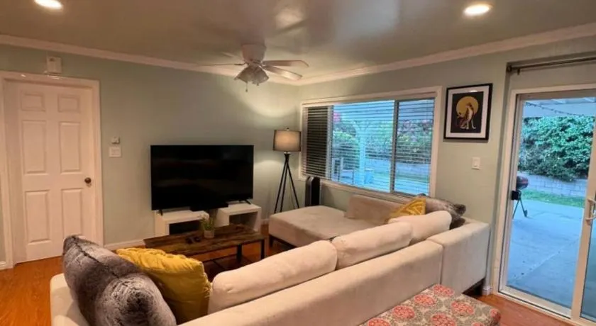 Suburban oasis home - Image 1