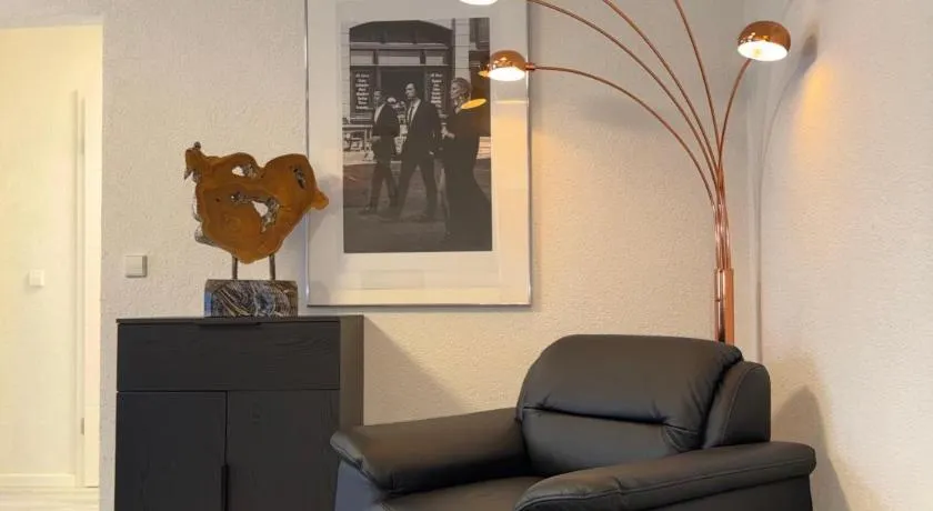 Family freundliche geräumige Design-Wohnung mit Balkon im Zentrum - APOLONIAliving - Image 1