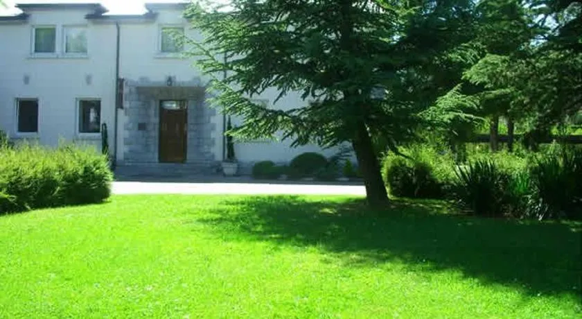 Real Hotel - Image 1