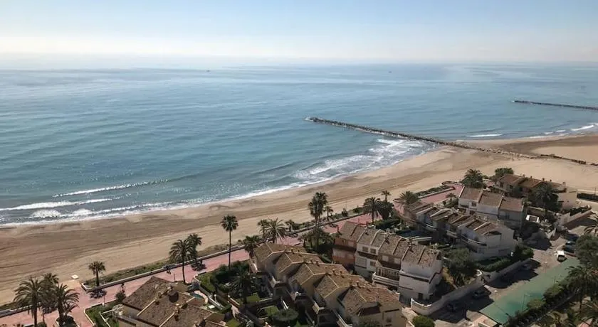The Beach Apartment - Image 1