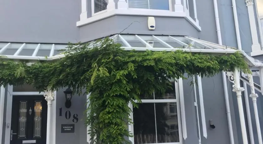 Wisteria house - Image 1