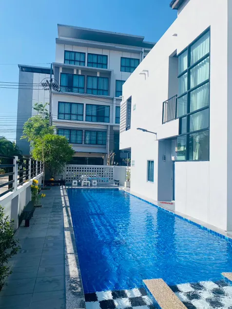 Luxsna Residence - Image 1