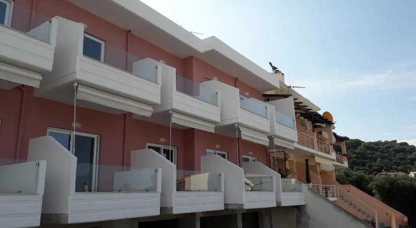 Sirakgast Ionian Sea Appartments - Image 1